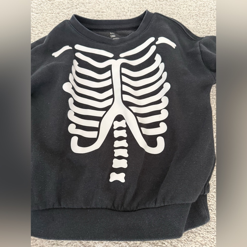 Gap skeleton sweatshirt toddler size 4t